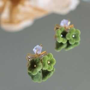 - 18K  GP Flower Earrings